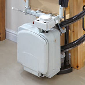 The stairlift footplate will lift/lower
automatically